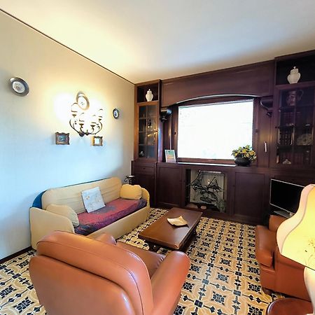 Pettirosso Apartment Стреза Екстериор снимка